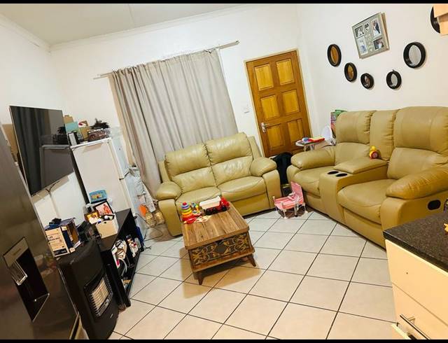 2 BEDROOM SIMPLEX FOR SALE IN DAWN PARK